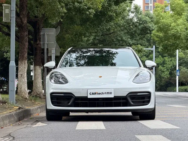 Porsche Panamera — Фото автомобиля 2