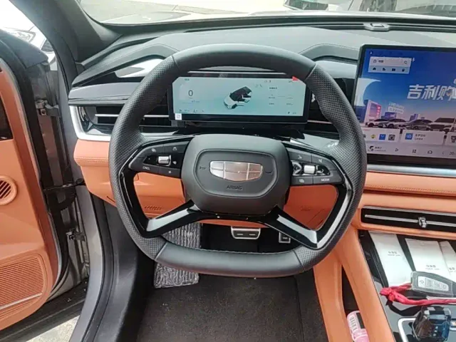 Geely Boyue — Фото автомобиля 10