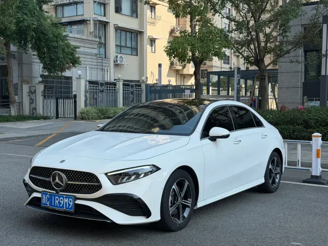 Фотография автомобиля — Mercedes-Benz A-Class