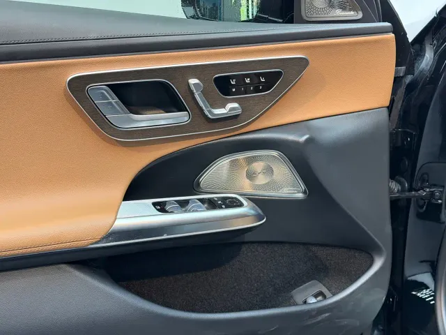 Mercedes-Benz E-Class — Фото автомобиля 17