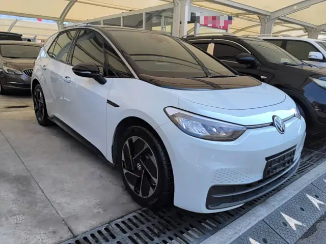 Volkswagen ID.3 — Фото автомобиля 3