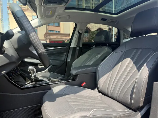 Volkswagen Passat — Фото автомобиля 9
