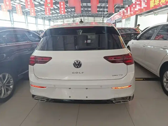Volkswagen Golf — Фото автомобиля 5