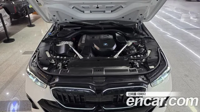 BMW 5-Series — Фото автомобиля 6