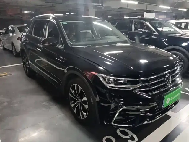 Volkswagen Tiguan L — Фото автомобиля 3