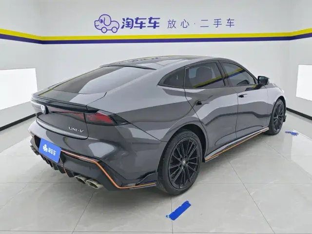 Changan UNI-V — Фото автомобиля 3