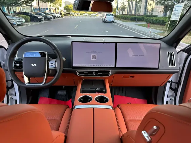Li Auto L7 — Фото автомобиля 5
