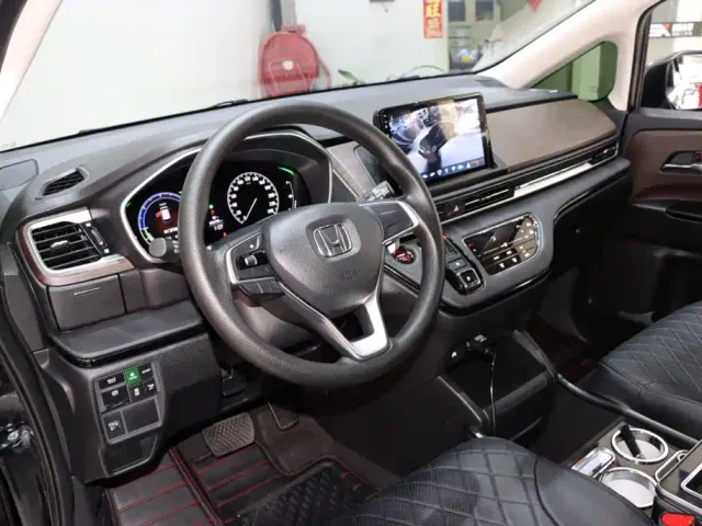 Honda Odyssey — Фото автомобиля 9