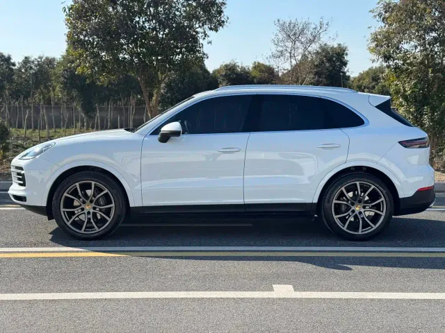 Porsche Cayenne — Фото автомобиля 5