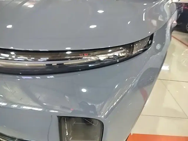 Li Auto L7 — Фото автомобиля 23