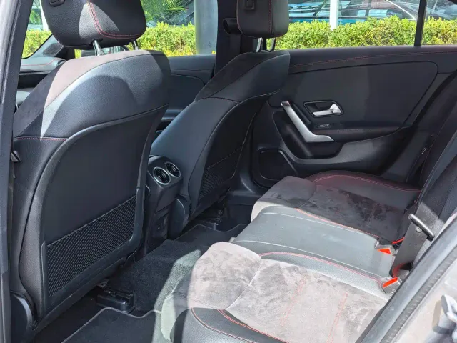 Mercedes-Benz A-Class — Фото автомобиля 9