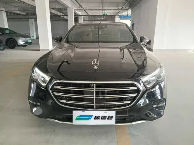 Mercedes-Benz E-Class — Фото автомобиля 2