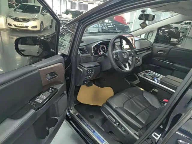 Honda Odyssey — Фото автомобиля 15