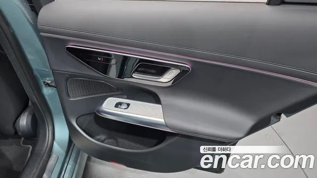 Mercedes-Benz E-Class — Фото автомобиля 24