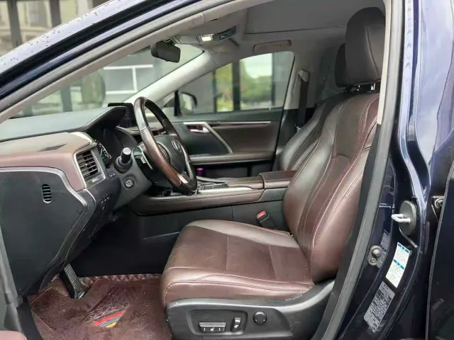 Lexus RX — Фото автомобиля 9