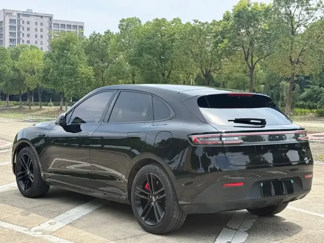 AITO Wenjie AITO M5 2024 Extended Range Max RWD Advanced Smart Driving Edition — Фото автомобиля 11