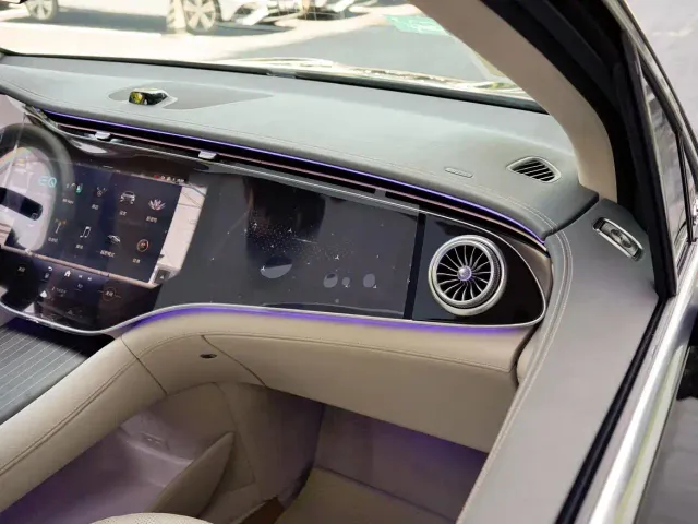 Mercedes-Benz EQS SUV — Фото автомобиля 18