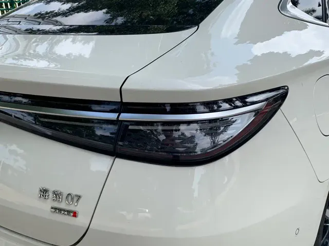 BYD Seal 07 DM-i — Фото автомобиля 12