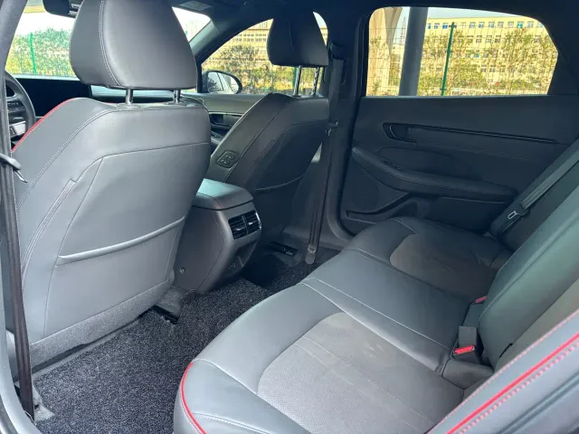 Hyundai Sonata — Фото автомобиля 16
