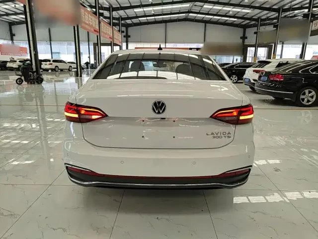 Volkswagen Lavida 2023 300TSI DSG Comfort Edition — Фото автомобиля 3