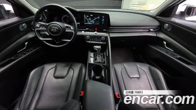Hyundai Avante CN7 — Фото автомобиля 10