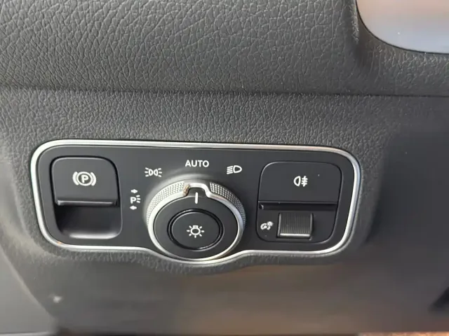 Mercedes-Benz Mercedes-Benz GLB 2022 Model GLB 200 Dynamic Edition — Фото автомобиля 14