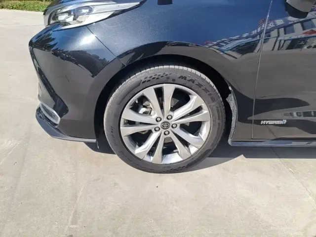 Toyota Sienna — Фото автомобиля 22