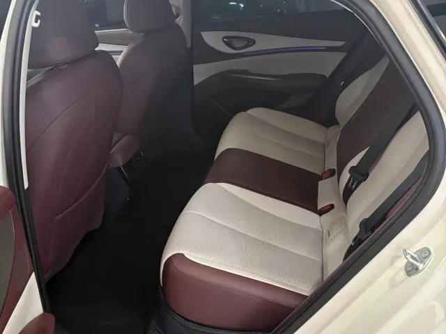 BYD Seal 07 EV — Фото автомобиля 10