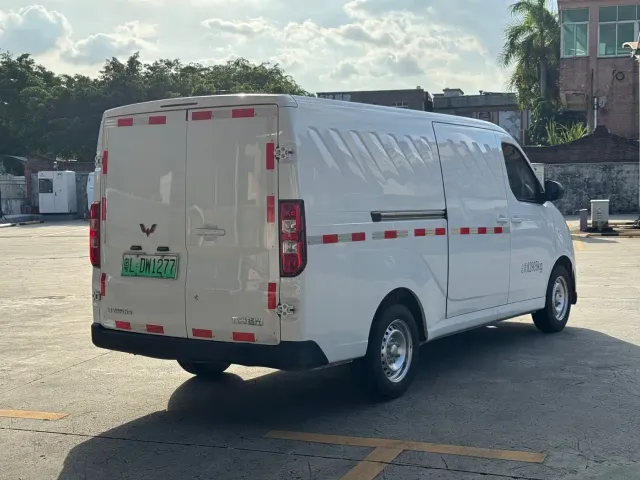 Wuling Yangguang — Фото автомобиля 4