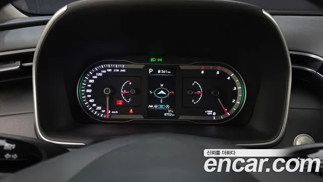 Hyundai Tucson Tucson (NX4) Дизель 2.0 2WD — Фото автомобиля 8