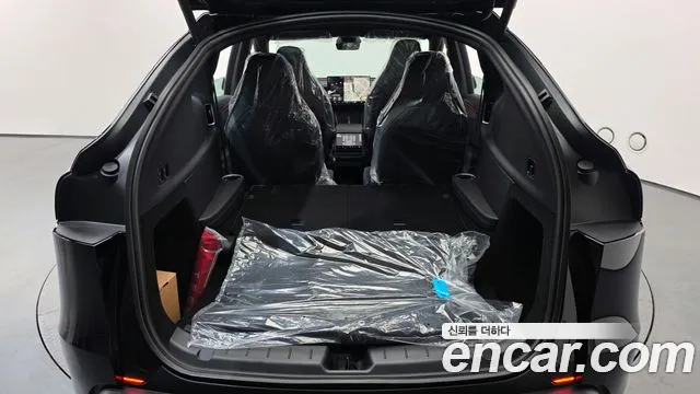 Tesla Model Y — Фото автомобиля 25
