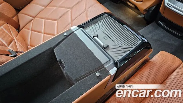 BMW i7 G70 — Фото автомобиля 22