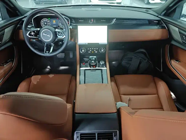 Jaguar XFL — Фото автомобиля 9