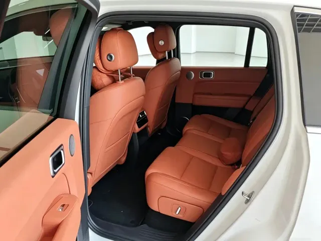 Li Auto L6 — Фото автомобиля 6