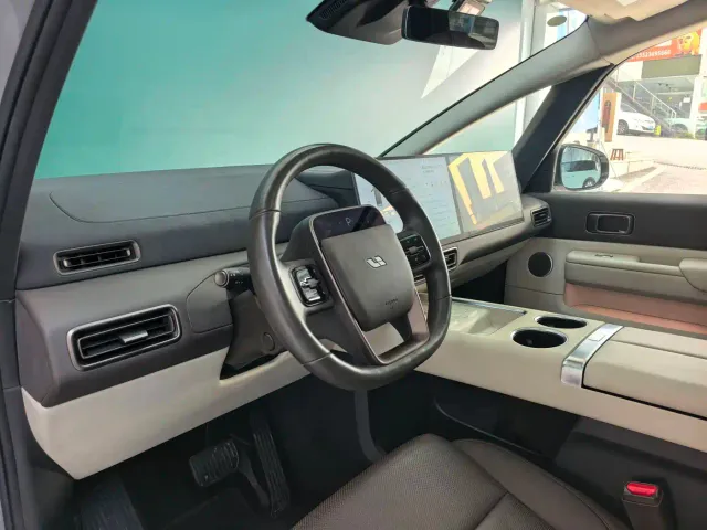 Li Auto MEGA — Фото автомобиля 6