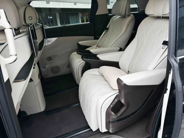 Denza Denza D9 2024 DM-i 980 AWD Flagship — Фото автомобиля 19