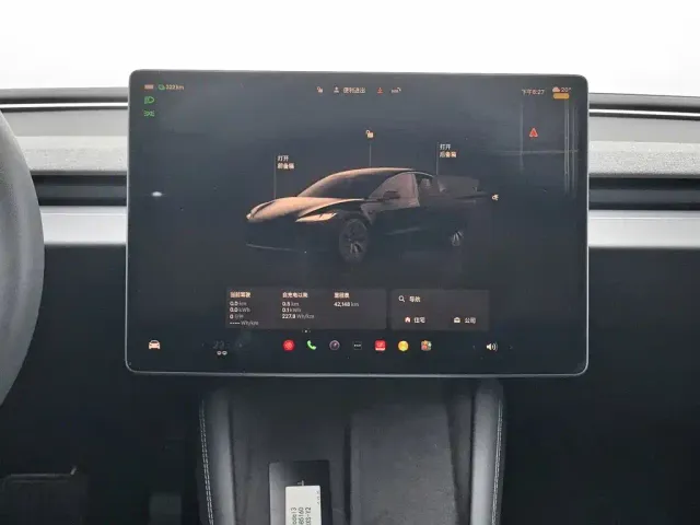 Tesla Model 3 — Фото автомобиля 12