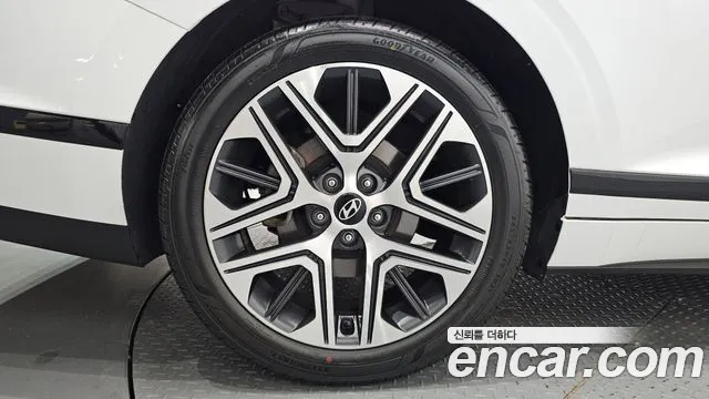 Hyundai Grandeur GN7 — Фото автомобиля 5