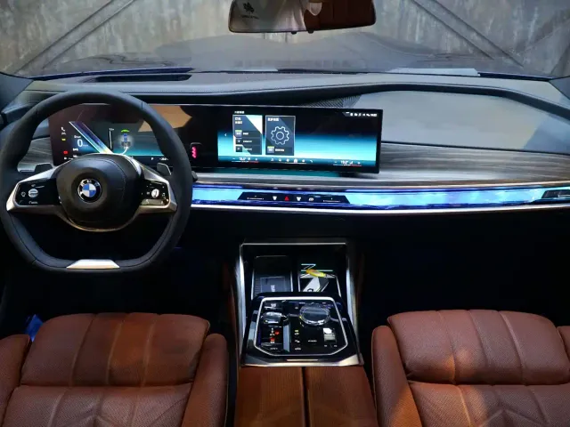 BMW 7 Series — Фото автомобиля 9