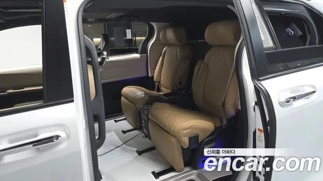 Toyota Sienna Generation 4 — Фото автомобиля 11