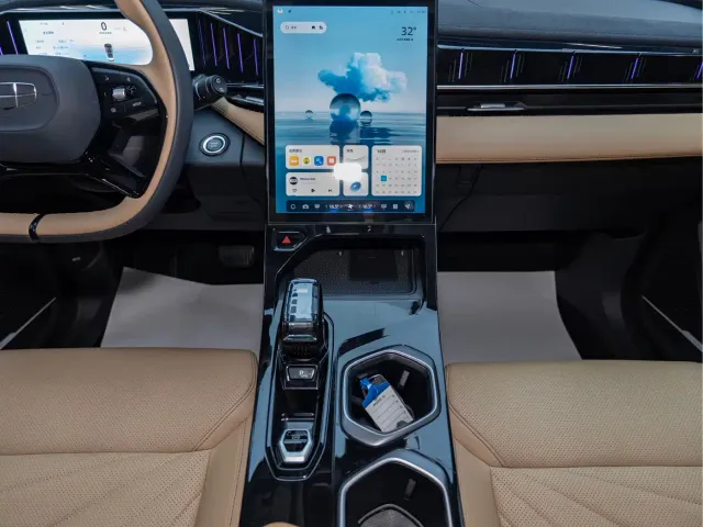 Geely Boyue L — Фото автомобиля 19