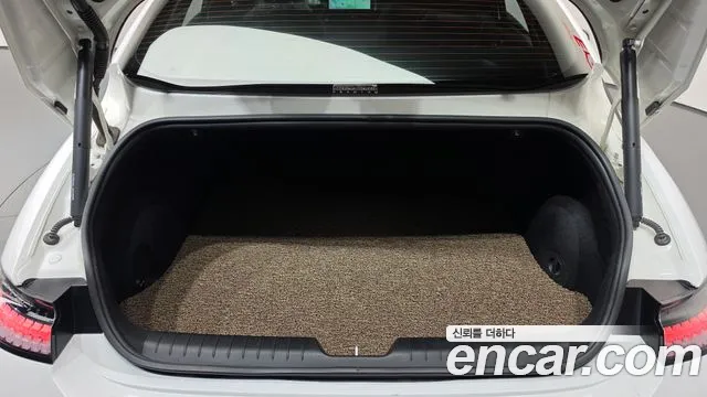 Hyundai Ioniq 6 — Фото автомобиля 24