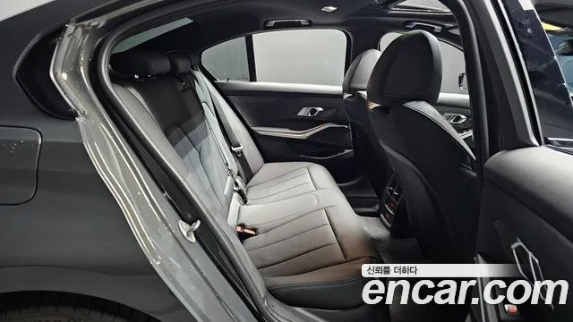 BMW 3-Series 3 серия (G20) 320i M Sport — Фото автомобиля 10