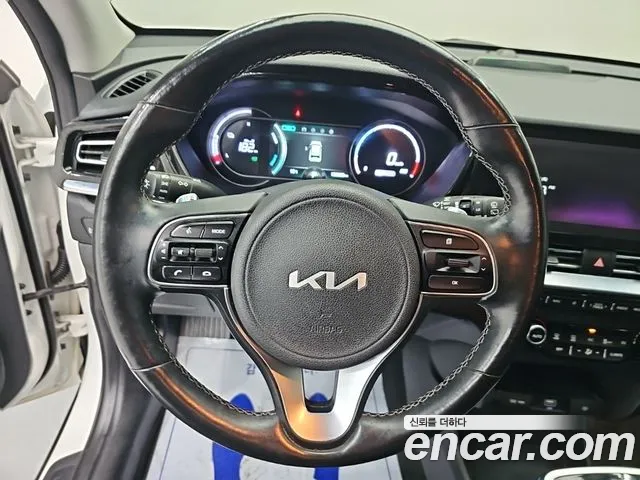 Kia Niro — Фото автомобиля 9