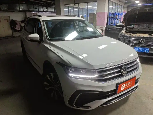 Volkswagen Tiguan L — Фото автомобиля 7