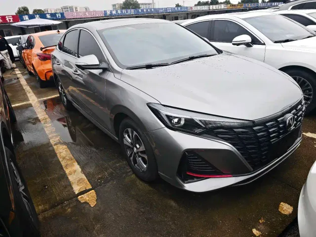 Changan Eado — Фото автомобиля 3