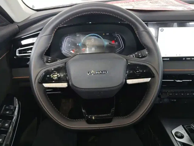 Changan X7 Plus — Фото автомобиля 10