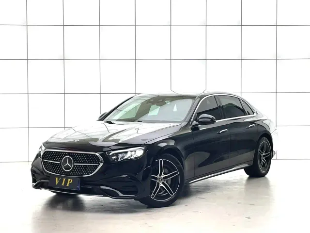 Фотография автомобиля — Mercedes-Benz E-Class