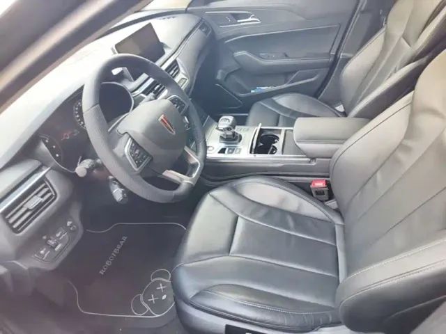 Hongqi H5 — Фото автомобиля 14