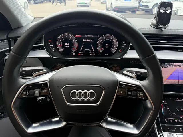Audi A8 — Фото автомобиля 9